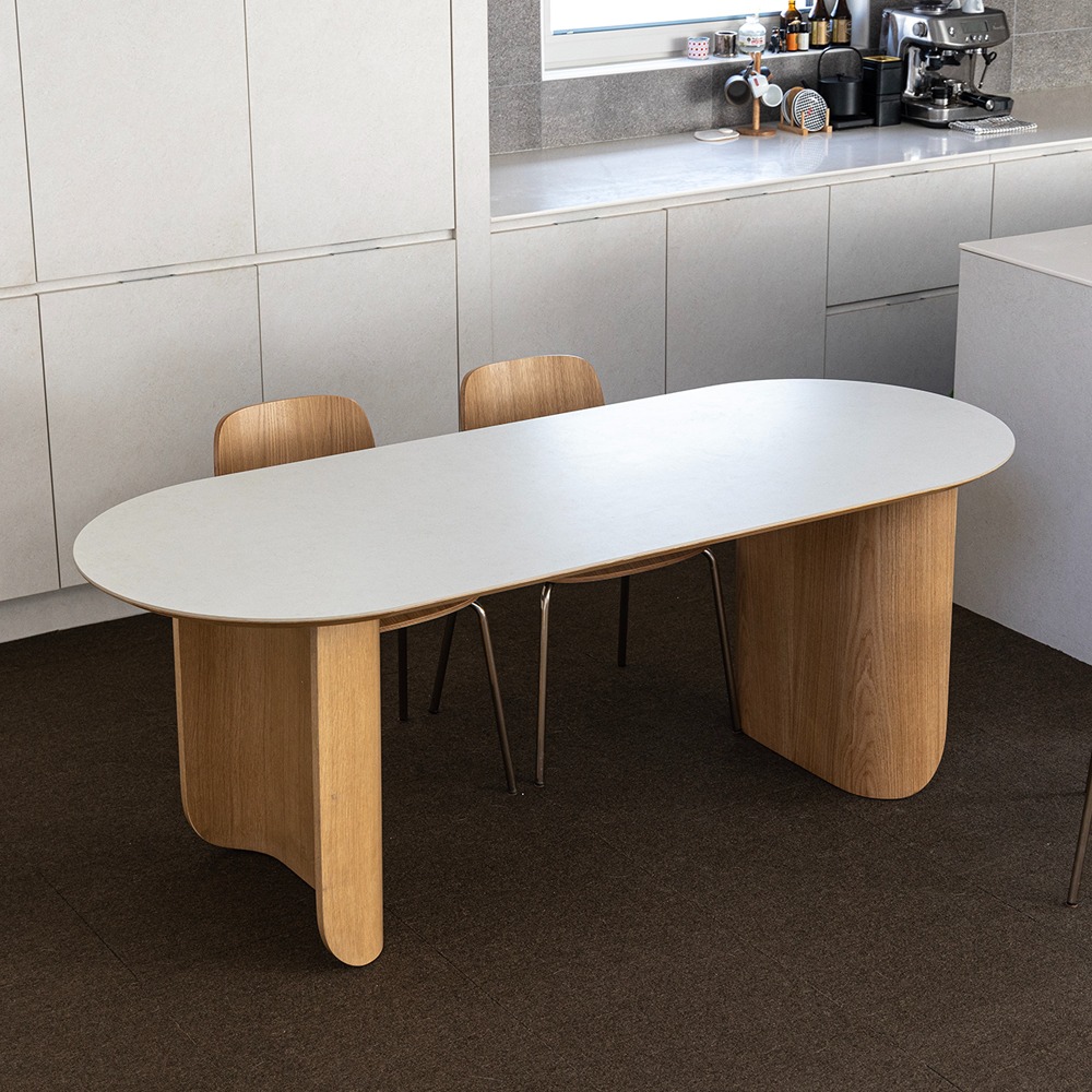 르비드 Eclore Ceramic Table - White Oak / Oval